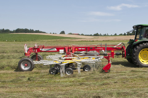 With Multitast, Pottinger’s range of Rakes are deemed by the DLG as having the lowest losses and cleanest ratings of any comparable machine With Multitast, Pottinger’s range of Rakes are deemed by the DLG as having the lowest losses and cleanest ratings of any comparable machine